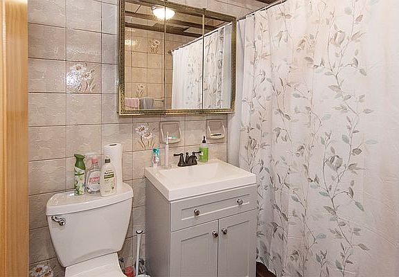 5th image of 2133 23rd St #3