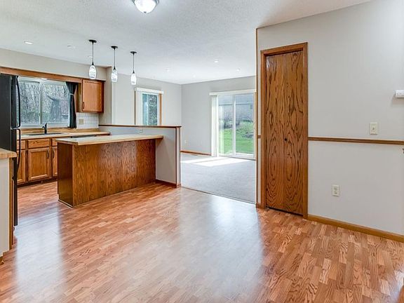 3rd image of 530 Auburn Pl NW #F