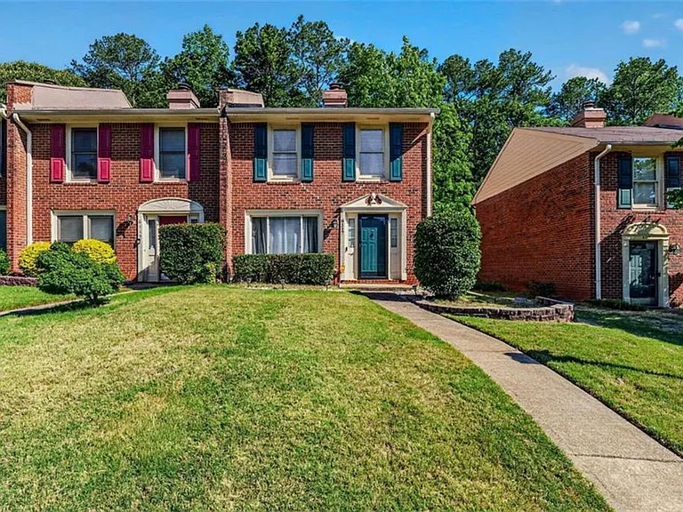 6117 Queen Anne Ct — Photo 2