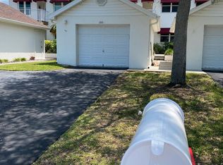 1400 Water View Dr W #202A, Largo, FL 33771