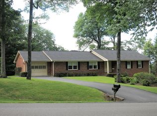 4239 Toddsbury Dr, Vinton, VA 24179