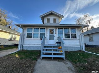 1402 1402 1/2 State St, Pekin, IL