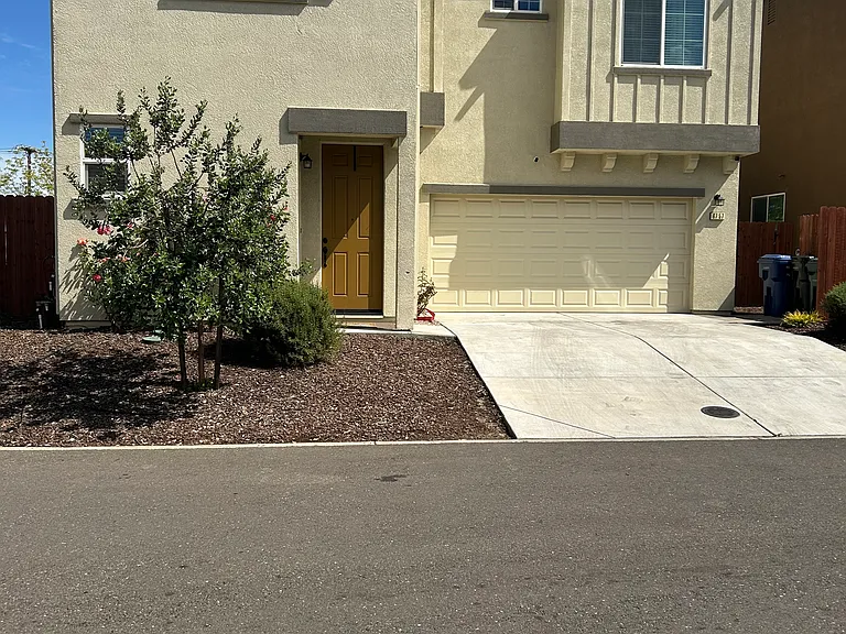 6757 Jujube Ln — Photo 2