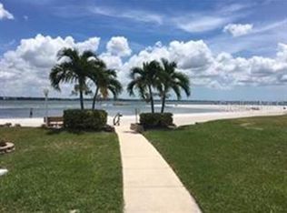 851 Bayway Blvd APT 806, Clearwater, FL 33767