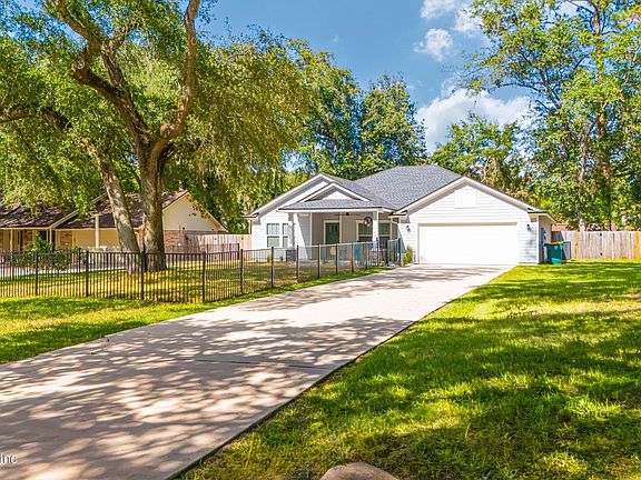 3rd image of 12911 SILVER OAK Drive