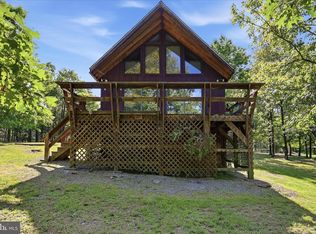 185 Plum Tree Ln, Berkeley Springs, WV 25411