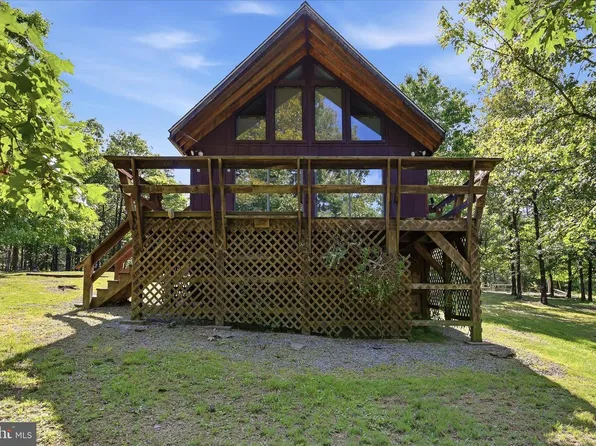 185 Plum Tree Ln, Berkeley Springs, WV 25411