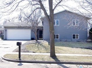 309 E Plum Creek Rd, Sioux Falls, SD 57105