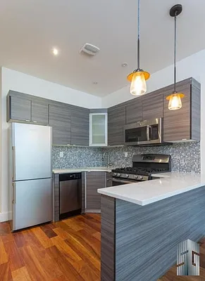 Rented by Skyline Group Real Estate | media 31