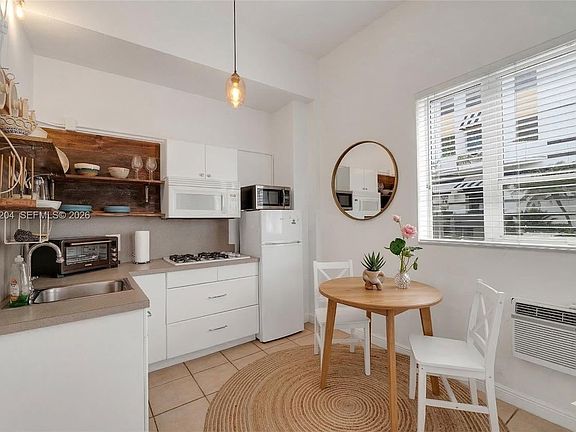 3rd image of 255 W 24th St APT 107