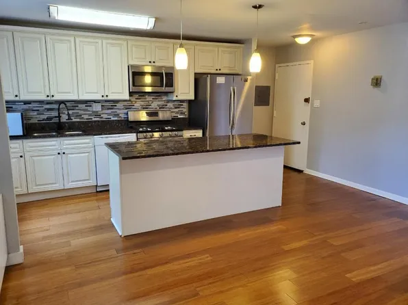 4118 Mangalore Dr APT 101, Annandale, VA 22003