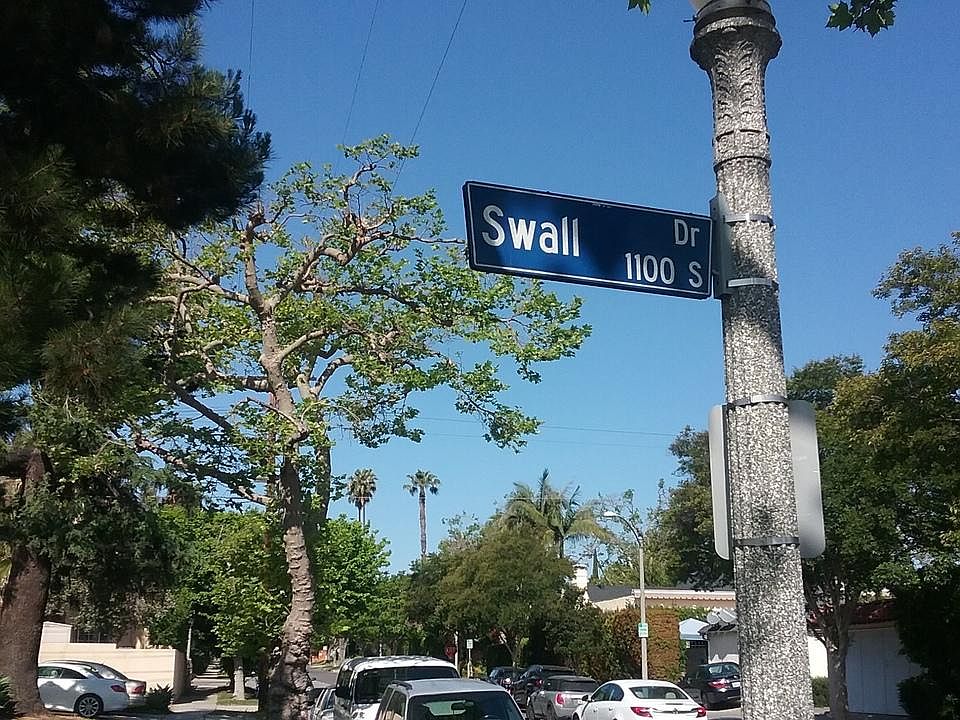 2nd image of 1109 S Swall Dr