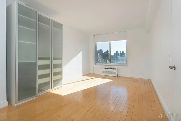 Rented by Anchor Associates | media 16