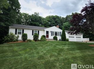 15 Old Chestnut St, Franklin, MA 02038