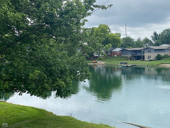 2nd image of 303 Sunset Dr
