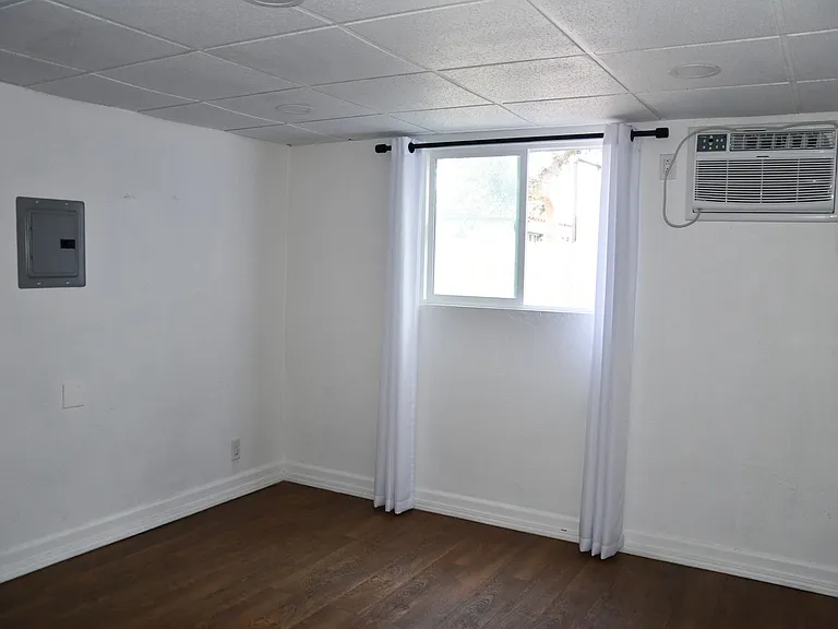 629 W Culver Ave — Photo 56