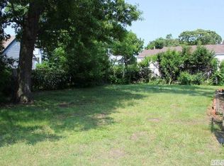 23 Beecher Ave, East Islip, NY 11730