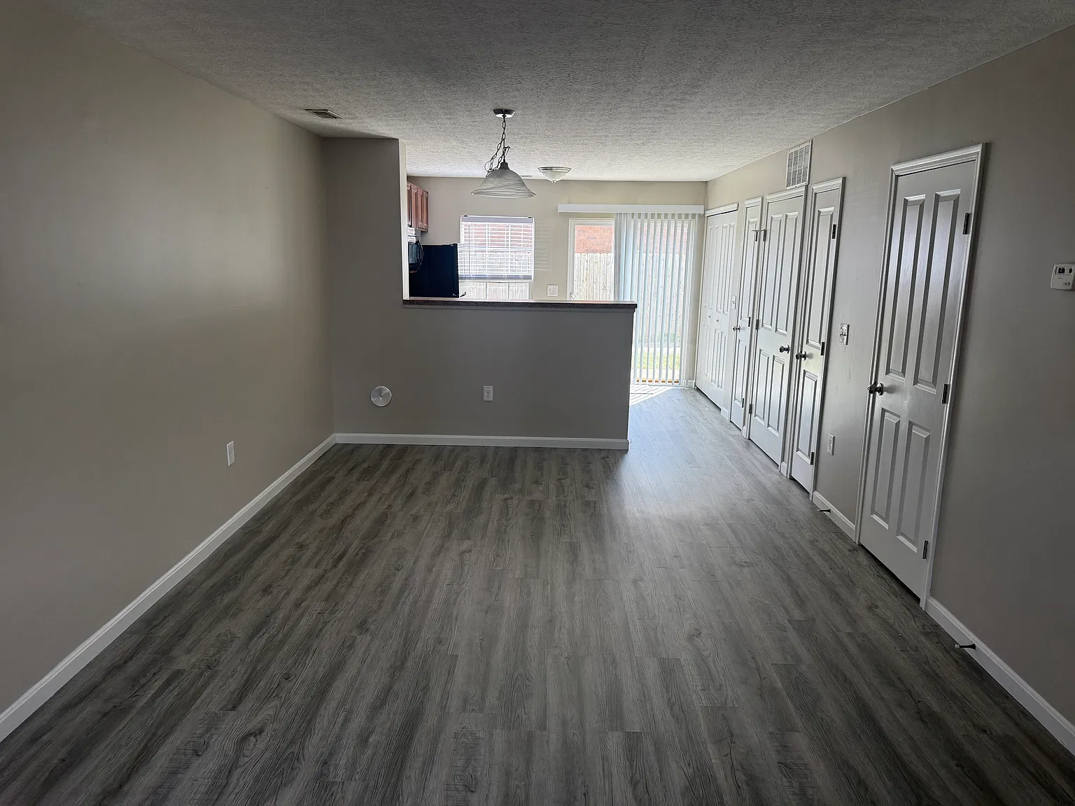 2 bed, 1.5 bath, 1056 sqft, $1,625 — Photo 2