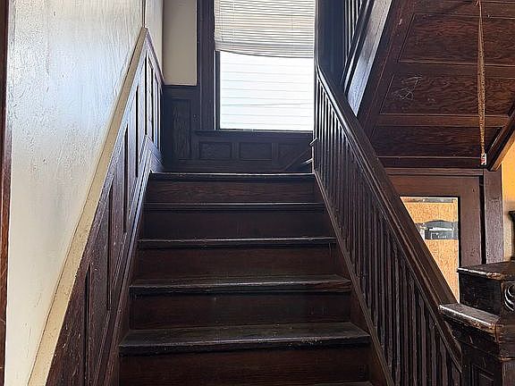5th image of 22 Pearl Ave