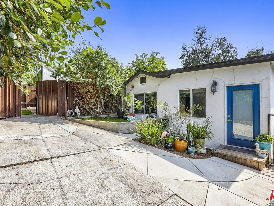 4935 1/2 Glacier Dr