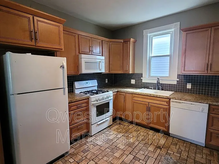 1123 2nd St NW #1 — Photo 4