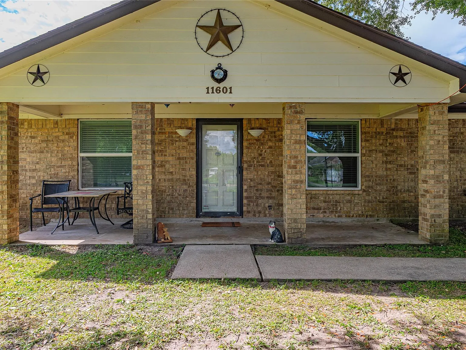 4 bed, 6.0 bath, 2335 sqft, $2,500 — Photo 3