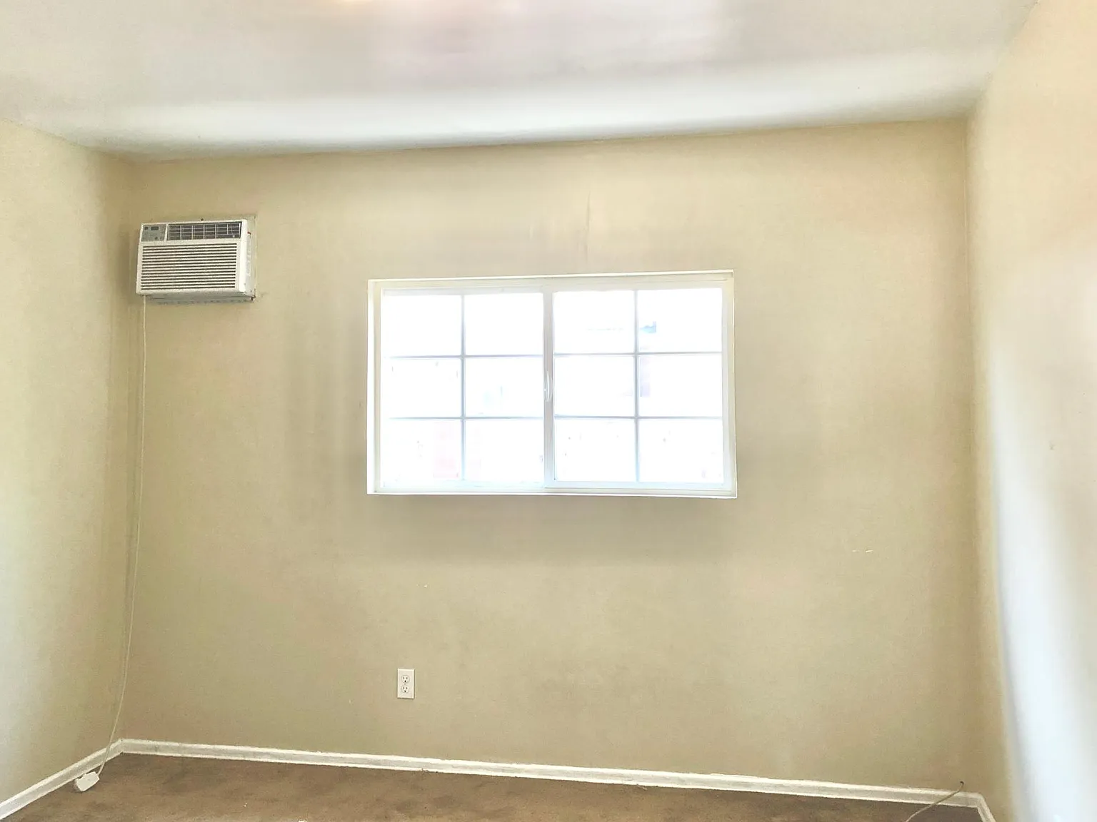 2 bed, 900 sqft, $2,000 — Photo 4