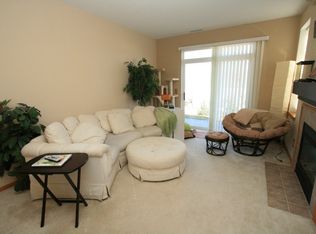927 Providence Dr, Shakopee, MN 55379