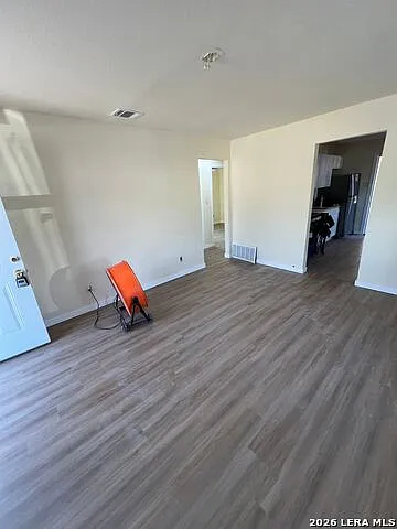 2 bed, 1.0 bath, 1415 sqft, $1,245 — Photo 3