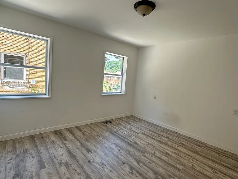 3843 Beechwood Blvd #1 — Photo 1