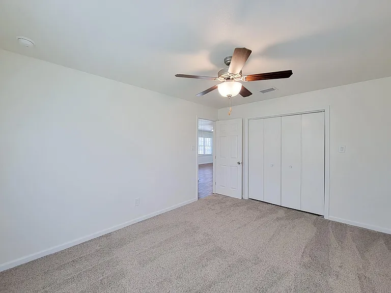 413 S Market St — Photo 24