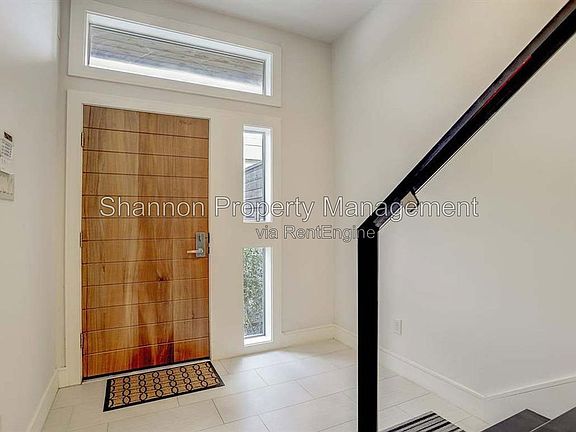 4th image of 5905 Kiam St #B