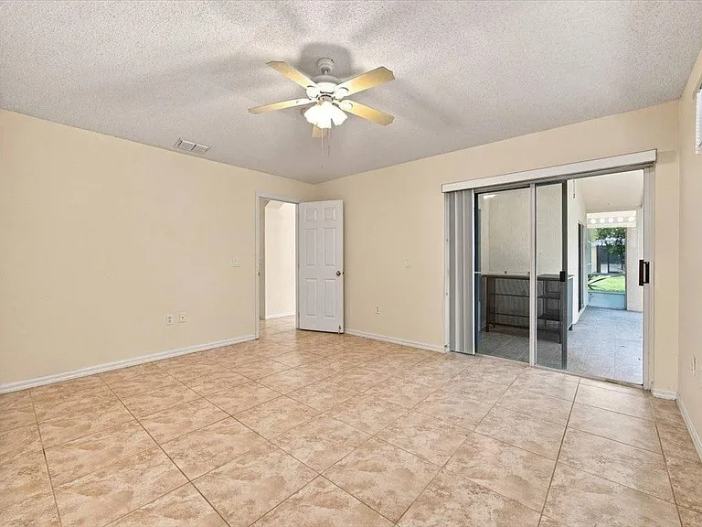2393 Paulette Dr — Photo 19