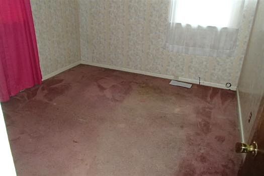 5th image of 204 Dwight Dr