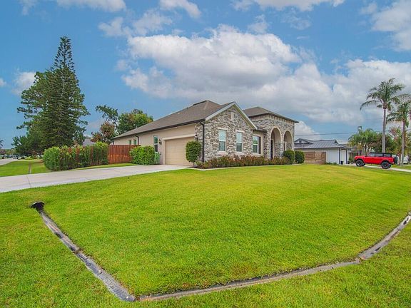 4th image of 1269 SW Bargello Avenue