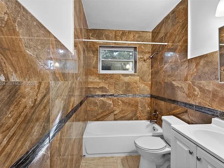 1350 NE 149th St #2 — Photo 14