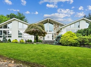 111 Eileen Dr, Cedar Grove, NJ 07009