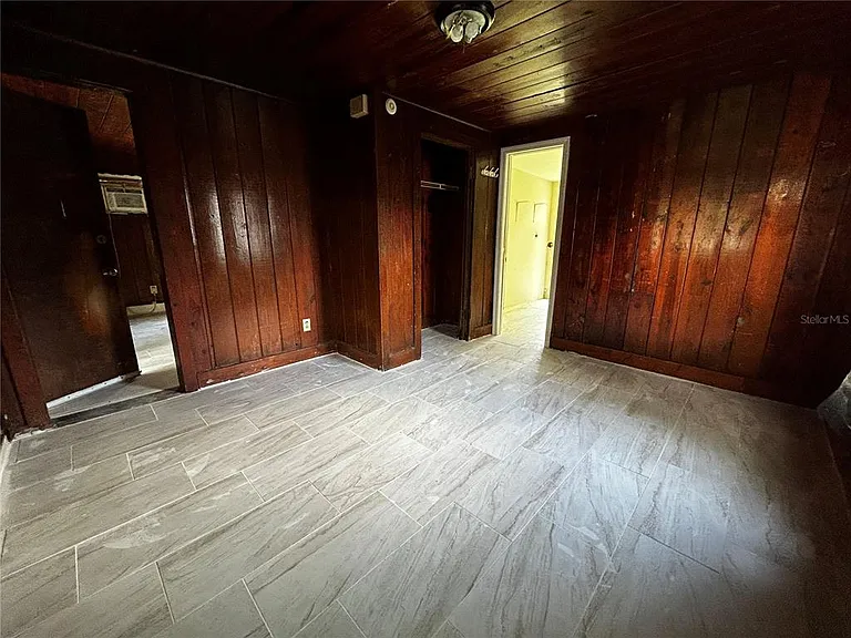 708 E Seneca Ave — Photo 8