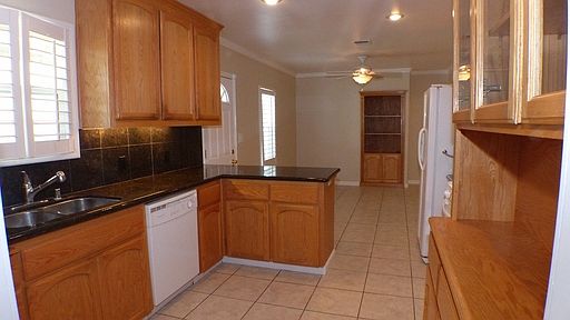 5th image of 1264 Lincoln St