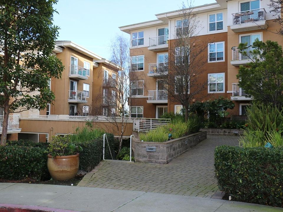 1st image of 401 Crescent Ct APT 4203