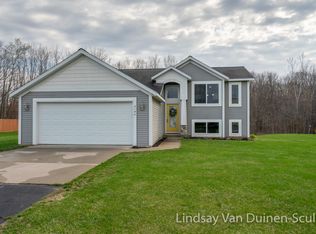 2194 Winston View Dr NE, Cedar Springs, MI