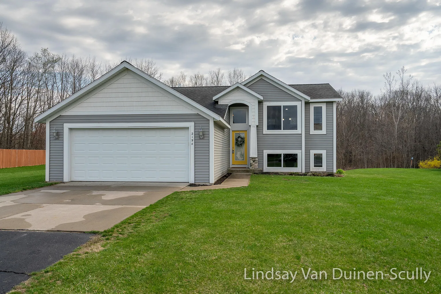2194 Winston View Dr NE photo 1