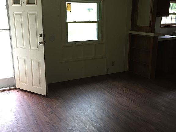 oakland valley 2nd house foyer
