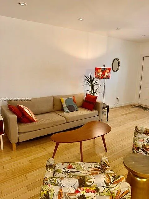 The Bamboo House Condo — Photo 4