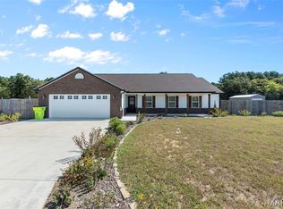 18 Bartlett Ct, Benton, MO 63736