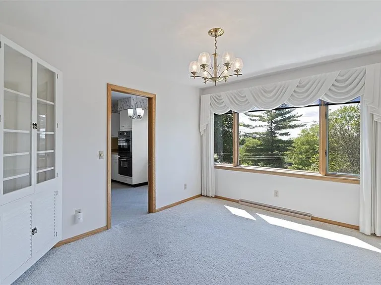 822 W Pleasant St — Photo 6