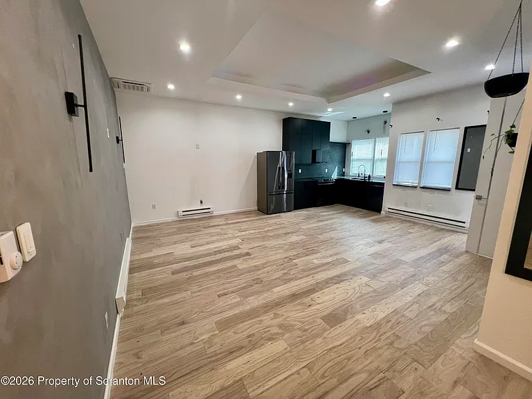 383 E Saylor Ave — Photo 9