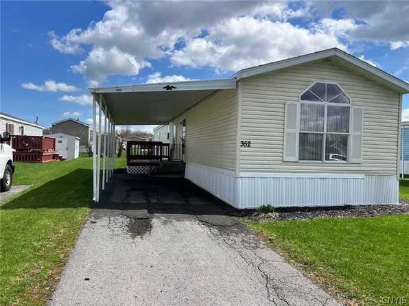 352 Matthew Dr, New Hartford, NY 13413