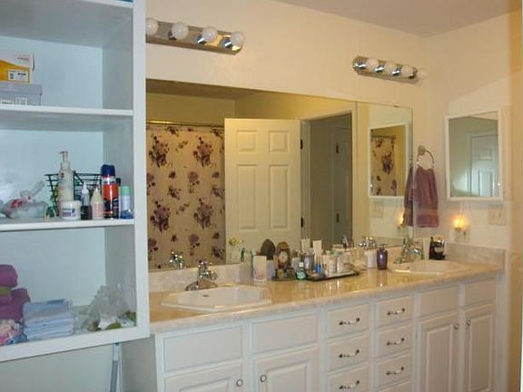 3rd image of 81 Bay Pine Dr