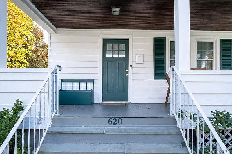 3 bed, 1262 sqft, $7,900 — Photo 4